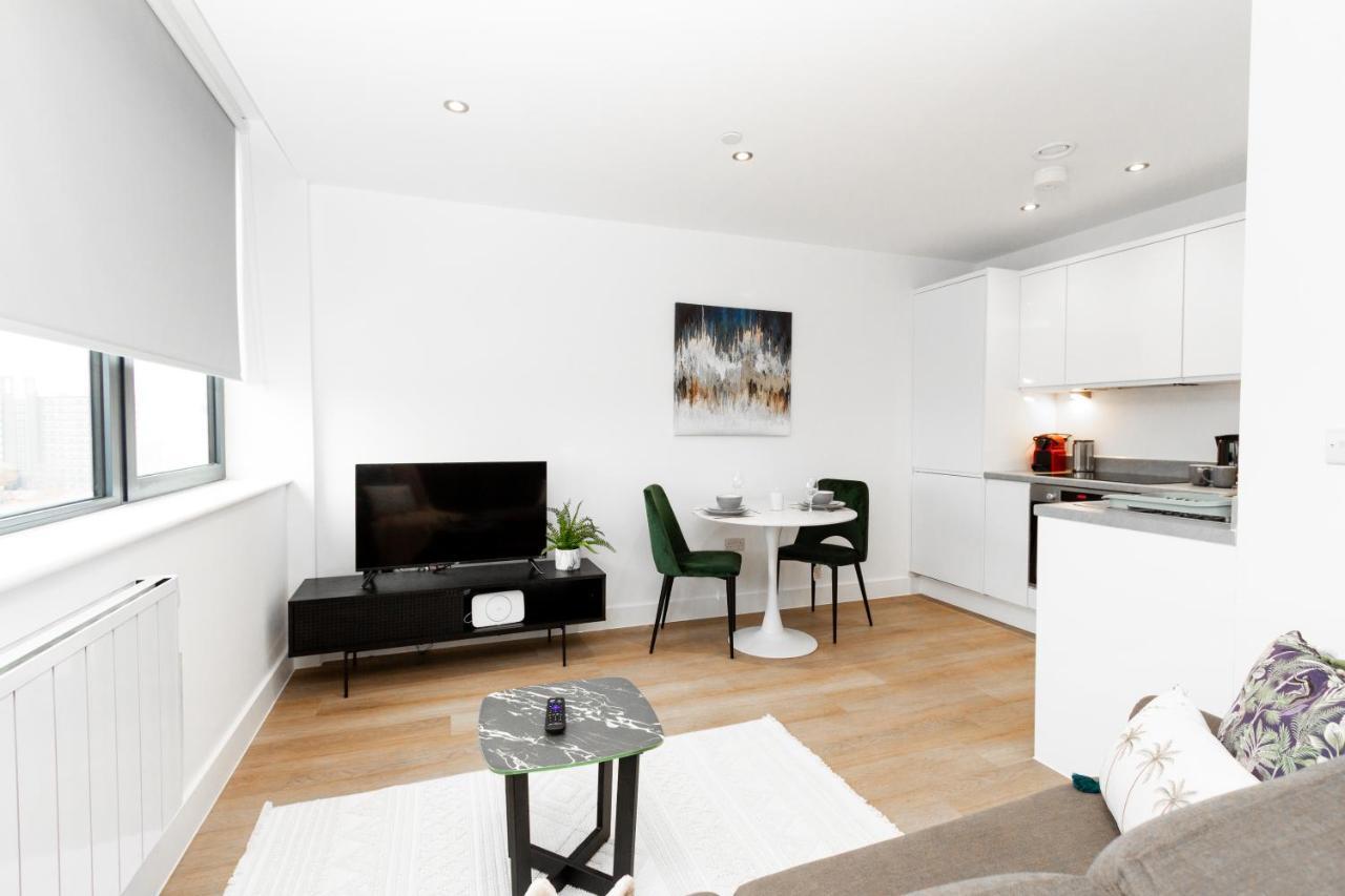 מנצ'סטר Stylish Studio Apt Overlooking Old Trafford מראה חיצוני תמונה