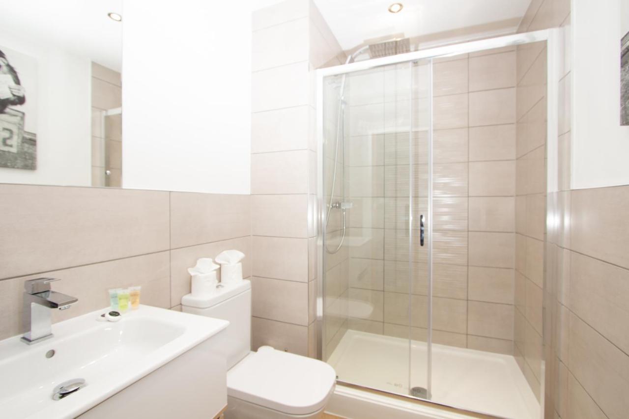 מנצ'סטר Stylish Studio Apt Overlooking Old Trafford מראה חיצוני תמונה